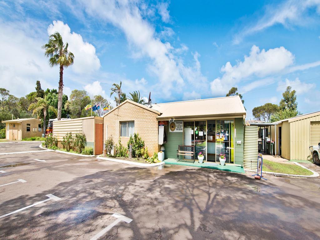 Acclaim Pine Grove Holiday Park Esperance Exterior photo