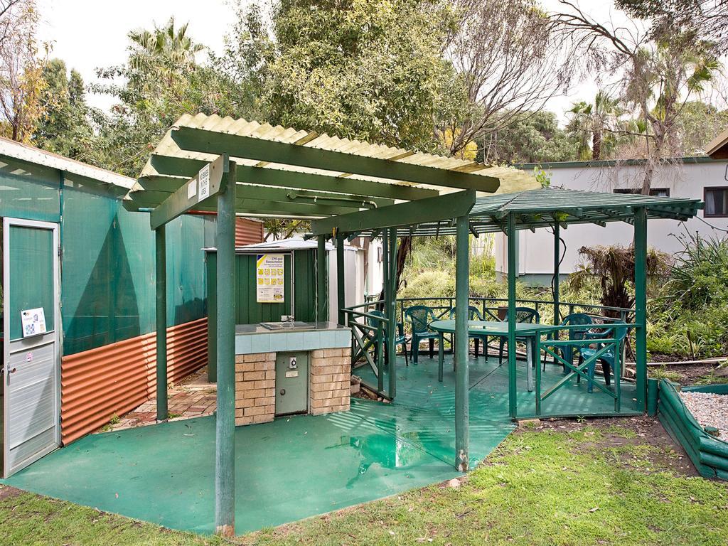 Acclaim Pine Grove Holiday Park Esperance Exterior photo