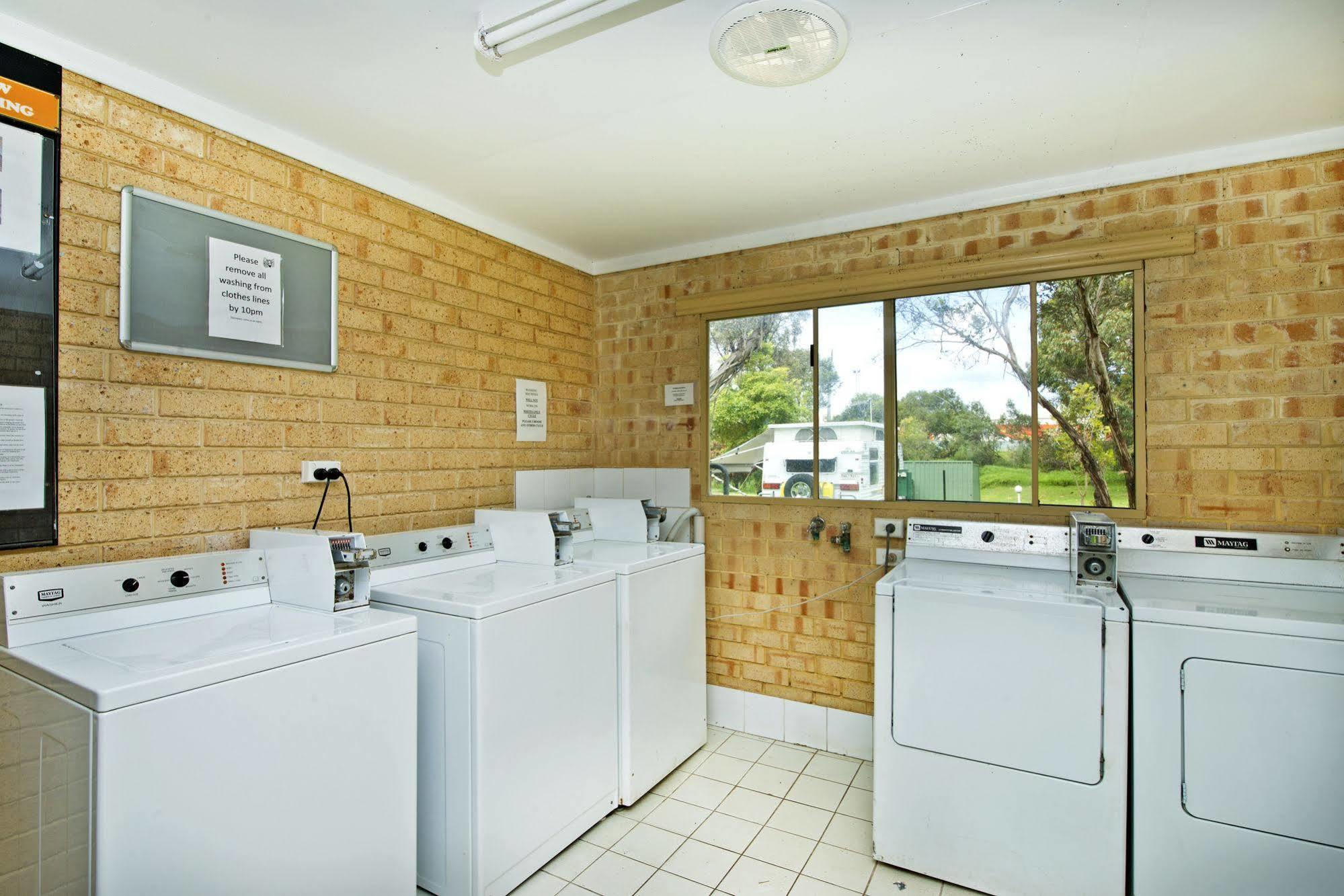 Acclaim Pine Grove Holiday Park Esperance Exterior photo