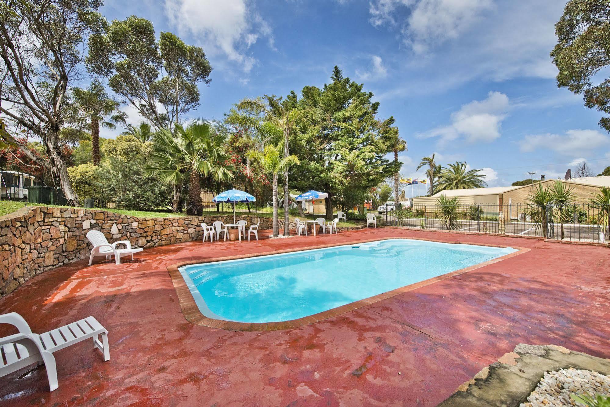 Acclaim Pine Grove Holiday Park Esperance Exterior photo