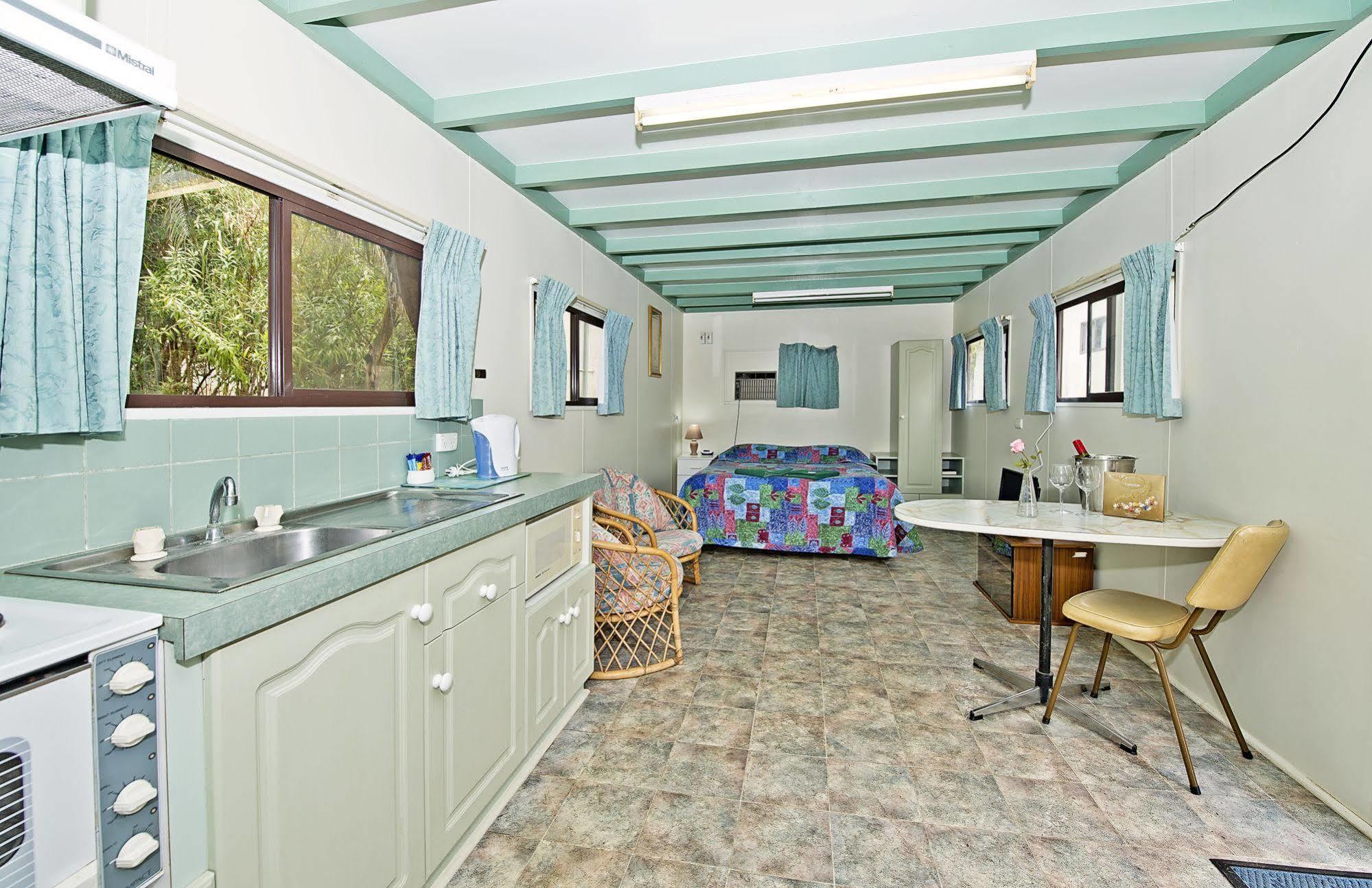 Acclaim Pine Grove Holiday Park Esperance Exterior photo
